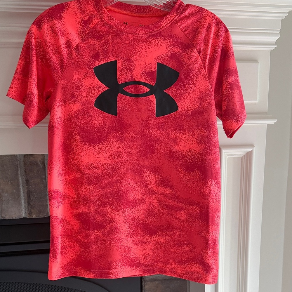 Under Armour Red Patterned Tee